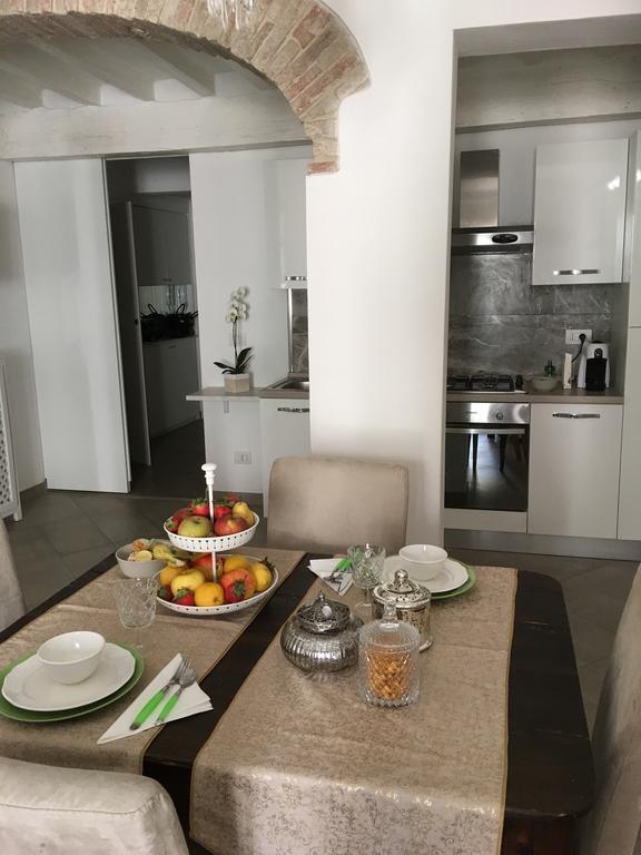Il Tenore D'Oro Centralissimo Apartment Парма Екстериор снимка