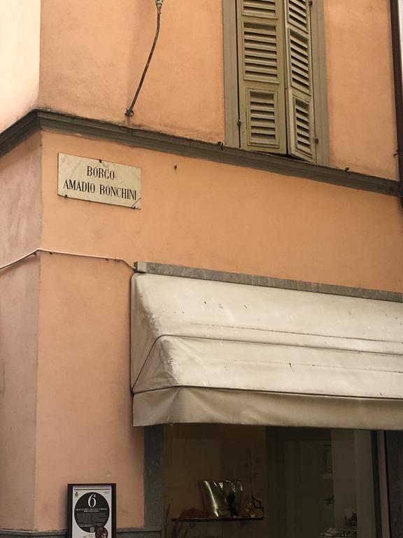 Il Tenore D'Oro Centralissimo Apartment Парма Екстериор снимка